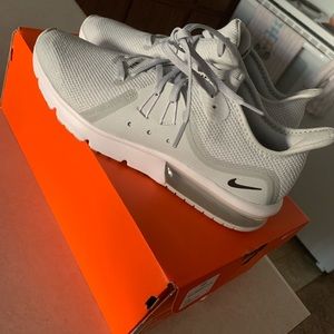 Brand new never worn Nike size 7Y.